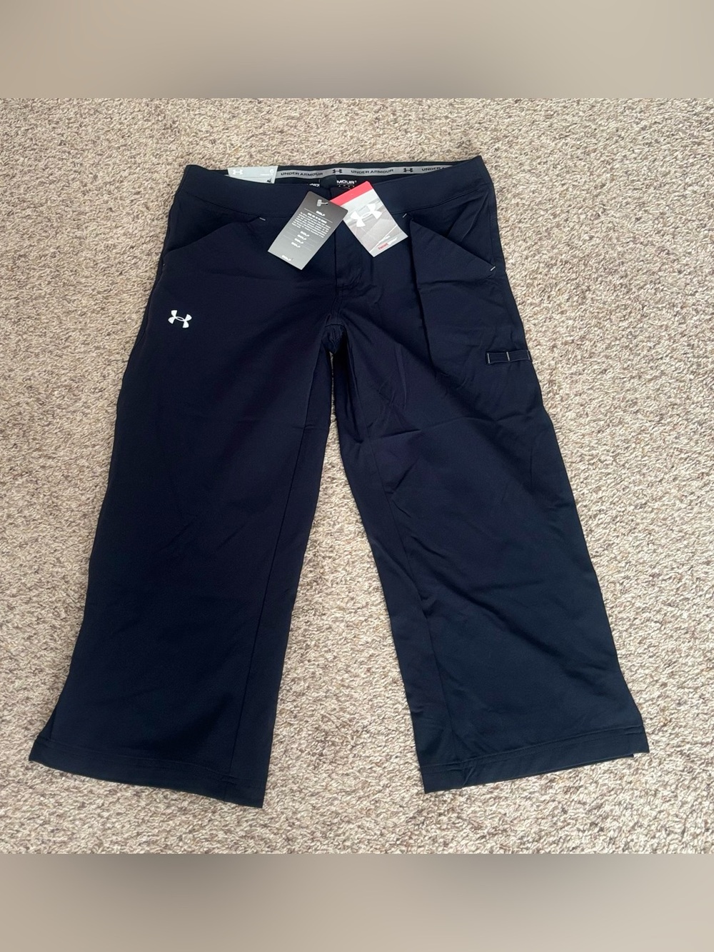 Under Armour Women’s Black Wide-Leg    Athletic & Golf Capri with Logo